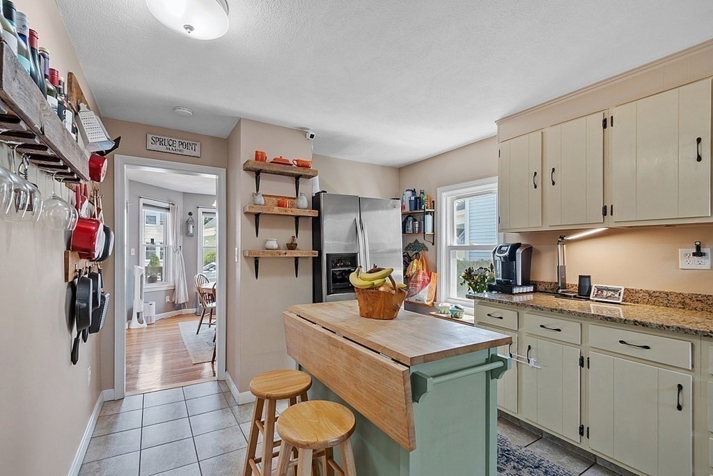 129 Maple Street Lynn, MA 01904 - Photo 16 of 36