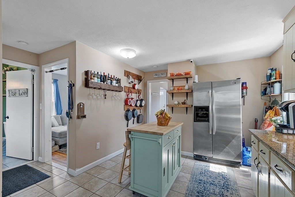 129 Maple Street Lynn, MA 01904 - Photo 17 of 36