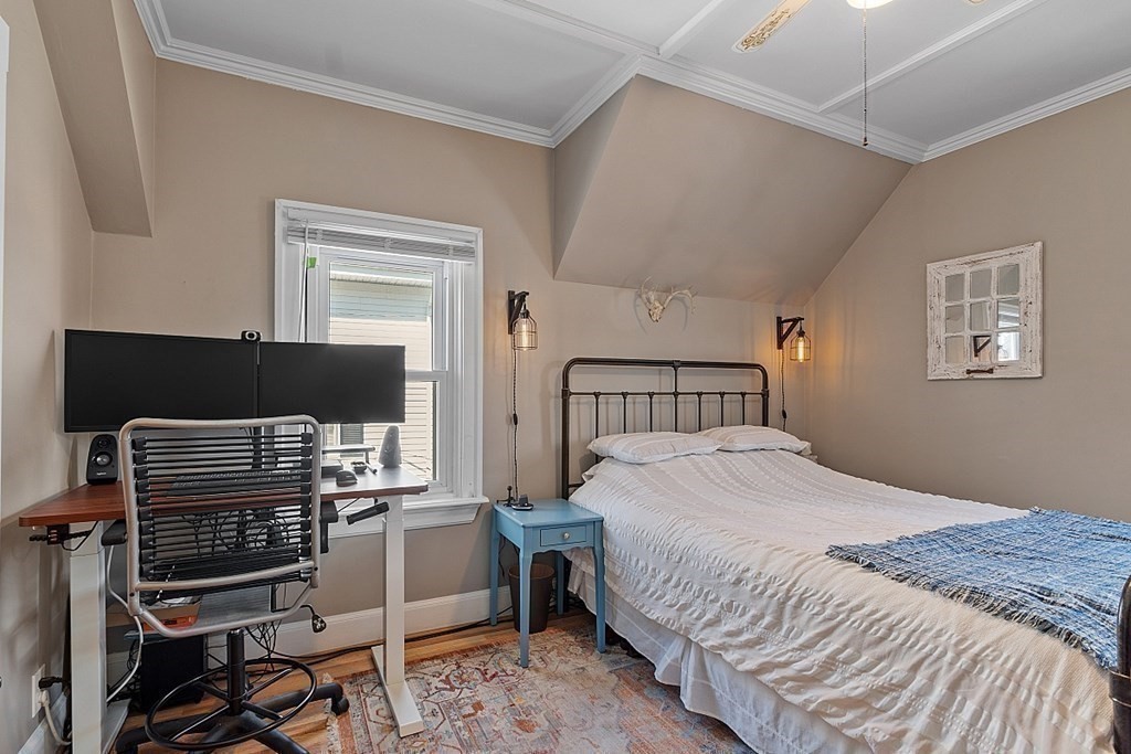 129 Maple Street Lynn, MA 01904 - Photo 23 of 36