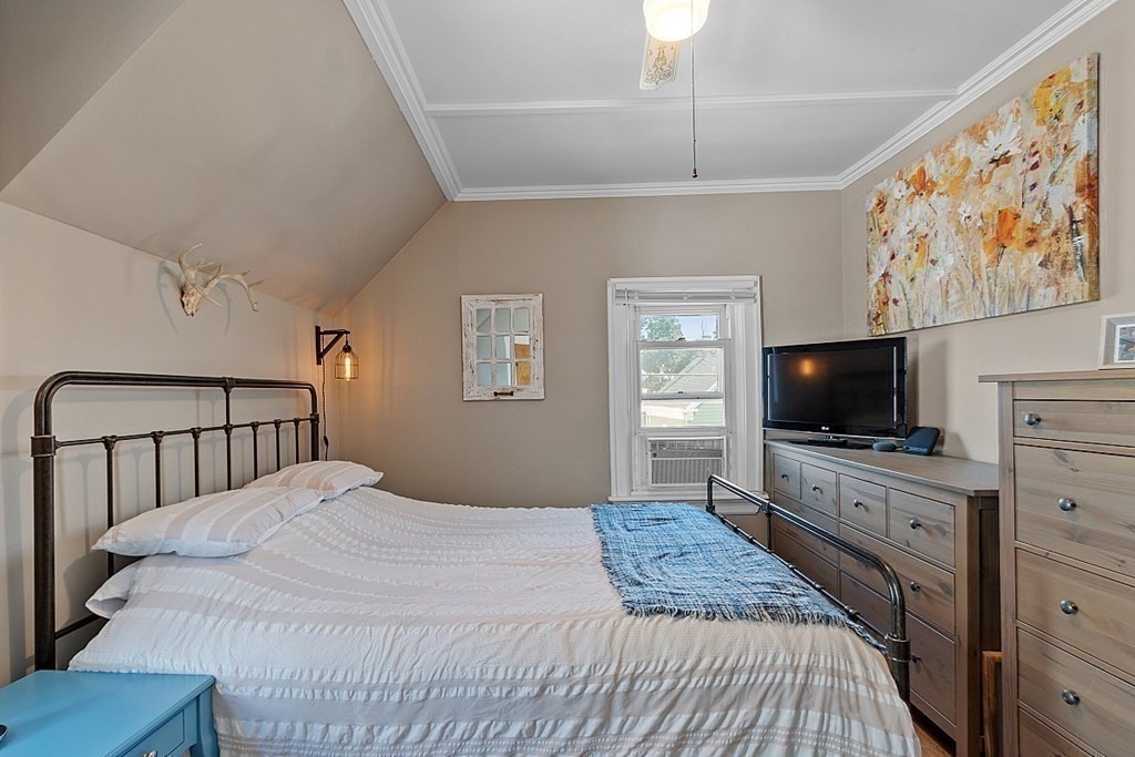 129 Maple Street Lynn, MA 01904 - Photo 24 of 36