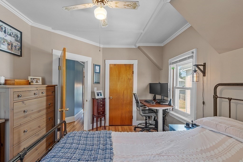 129 Maple Street Lynn, MA 01904 - Photo 25 of 36