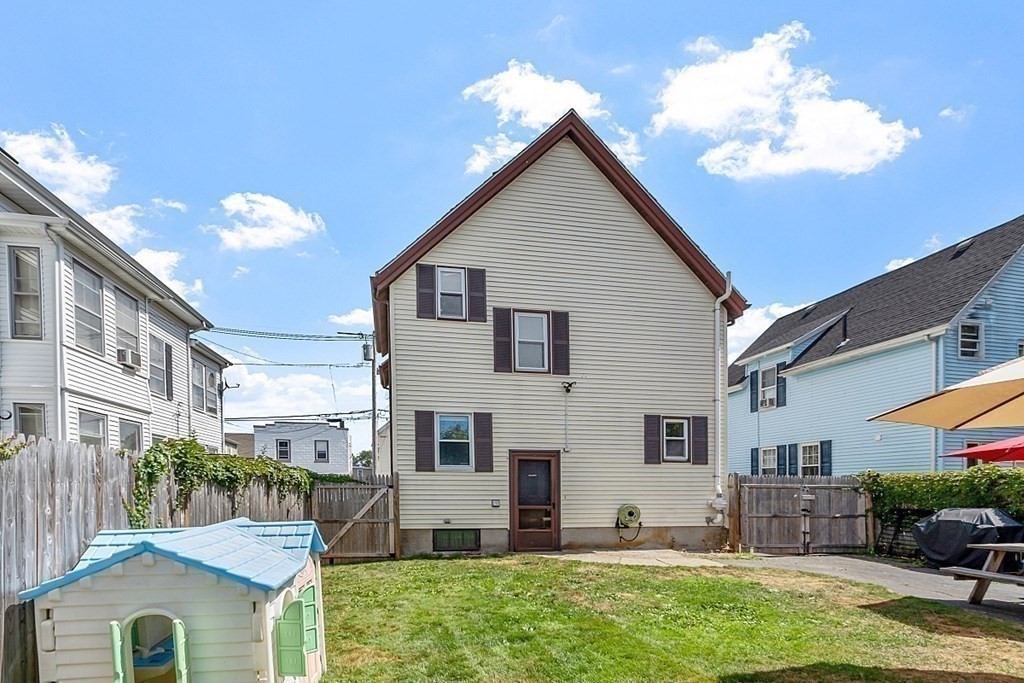 129 Maple Street Lynn, MA 01904 - Photo 4 of 36