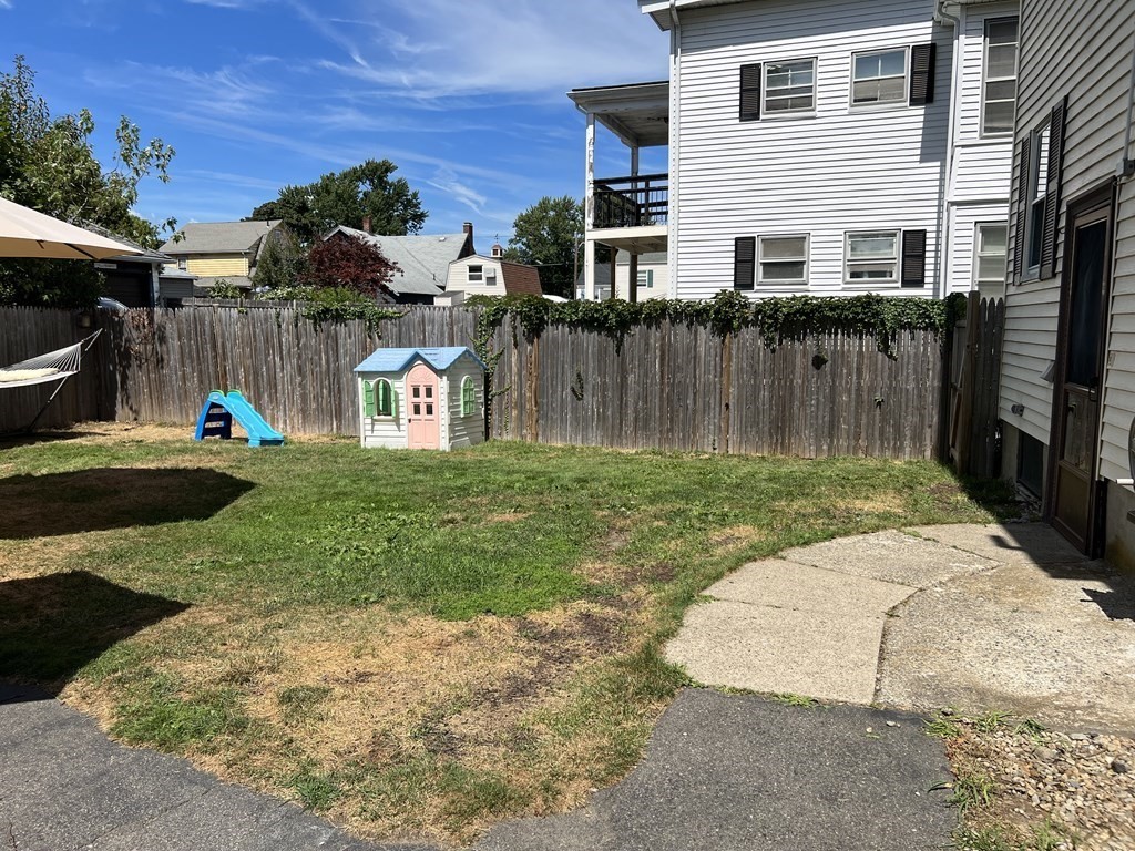 129 Maple Street Lynn, MA 01904 - Photo 6 of 36