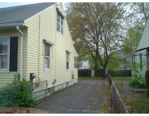 64 Laurence Street Springfield, MA 01104 - Photo 4 of 13 Gallery Image 4
