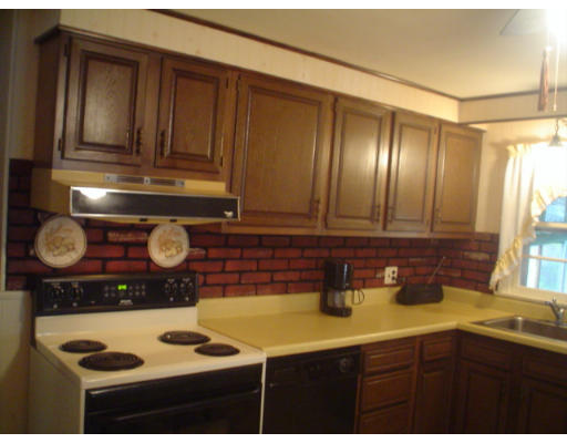 64 Laurence Street Springfield, MA 01104 - Photo 7 of 13 Gallery Image 7