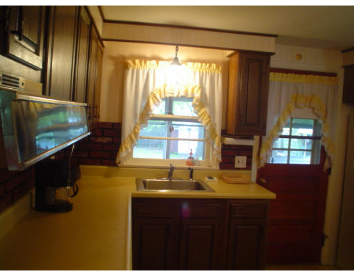 64 Laurence Street Springfield, MA 01104 - Photo 8 of 13 Gallery Image 8