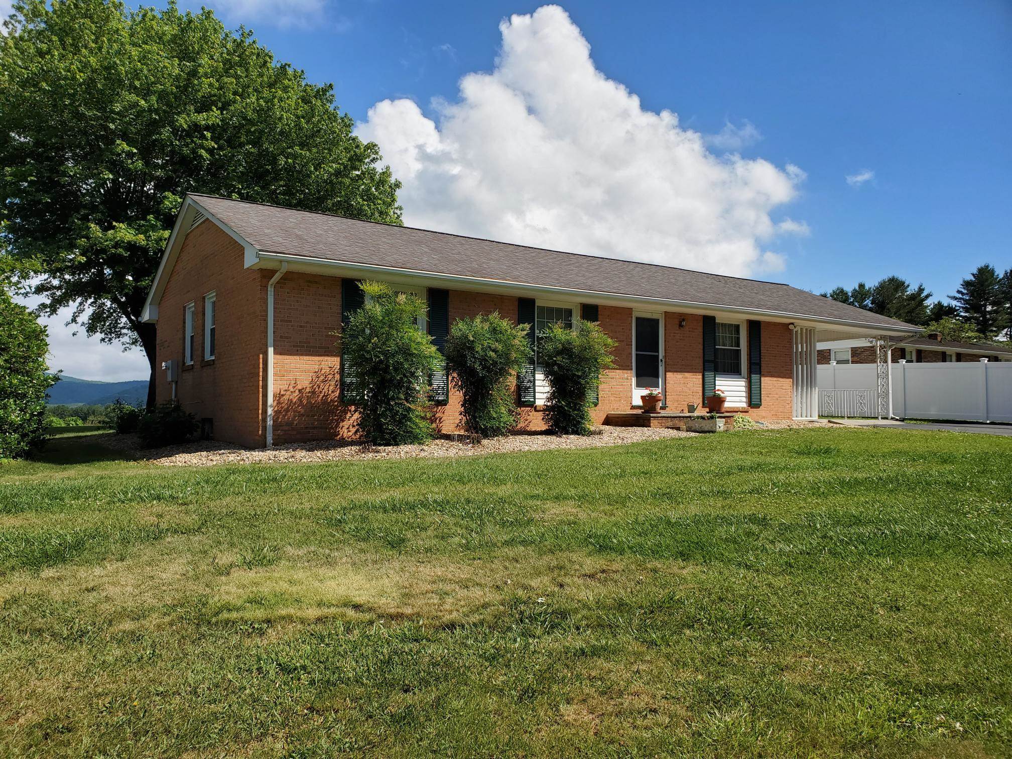 504 Mt Torrey Road Lyndhurst, VA 22952 - Photo 2 of 30 Gallery Image 2