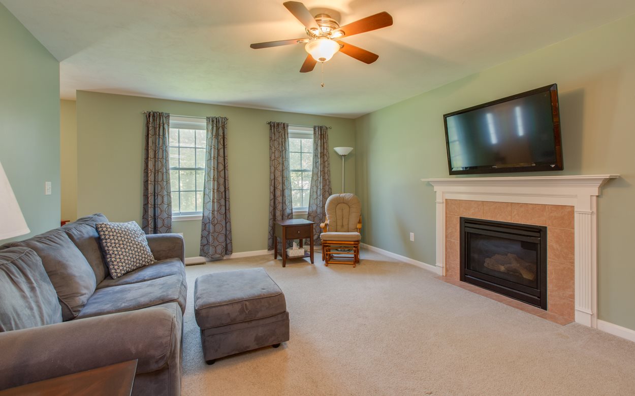 9 Washington Street Pelham, NH 03076 - Photo 15 of 24 Gallery Image 15