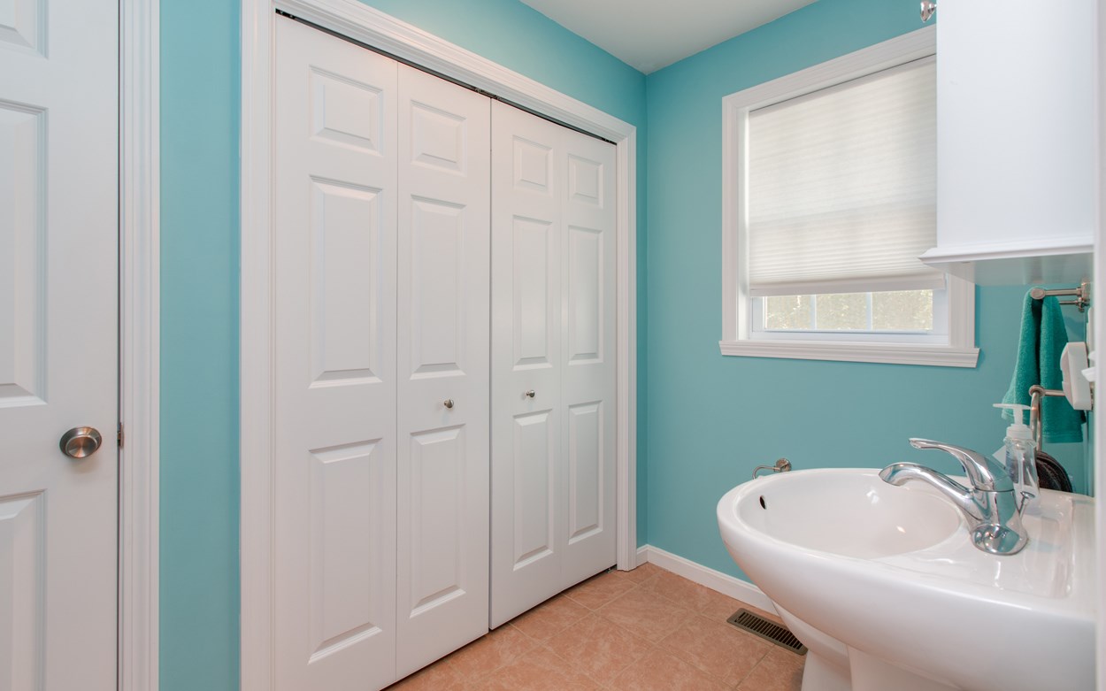 9 Washington Street Pelham, NH 03076 - Photo 18 of 24 Gallery Image 18