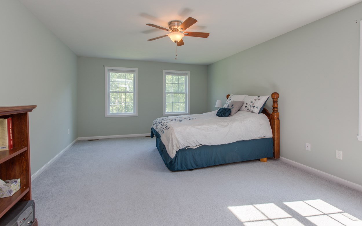 9 Washington Street Pelham, NH 03076 - Photo 20 of 24 Gallery Image 20
