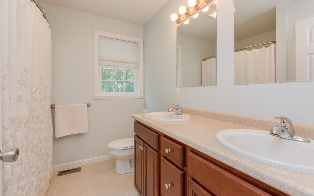 9 Washington Street Pelham, NH 03076 - Photo 21 of 24 Gallery Image 21