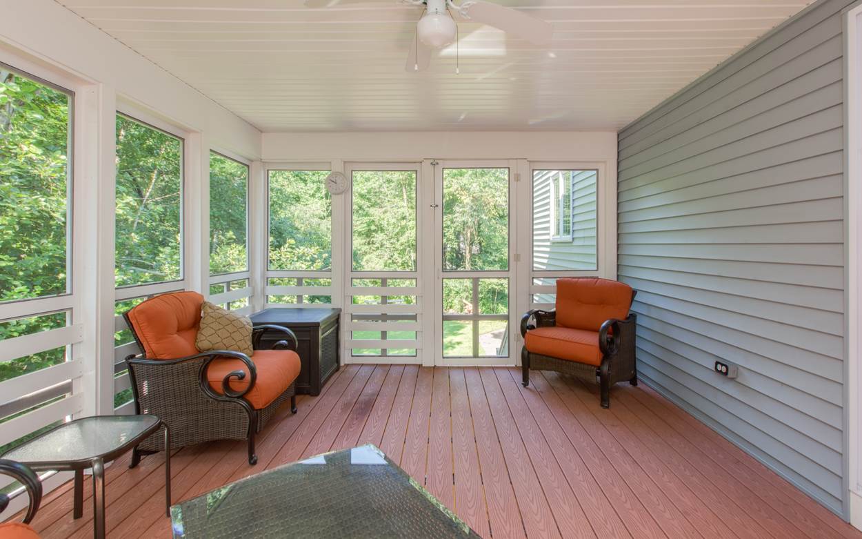9 Washington Street Pelham, NH 03076 - Photo 7 of 24 Gallery Image 7