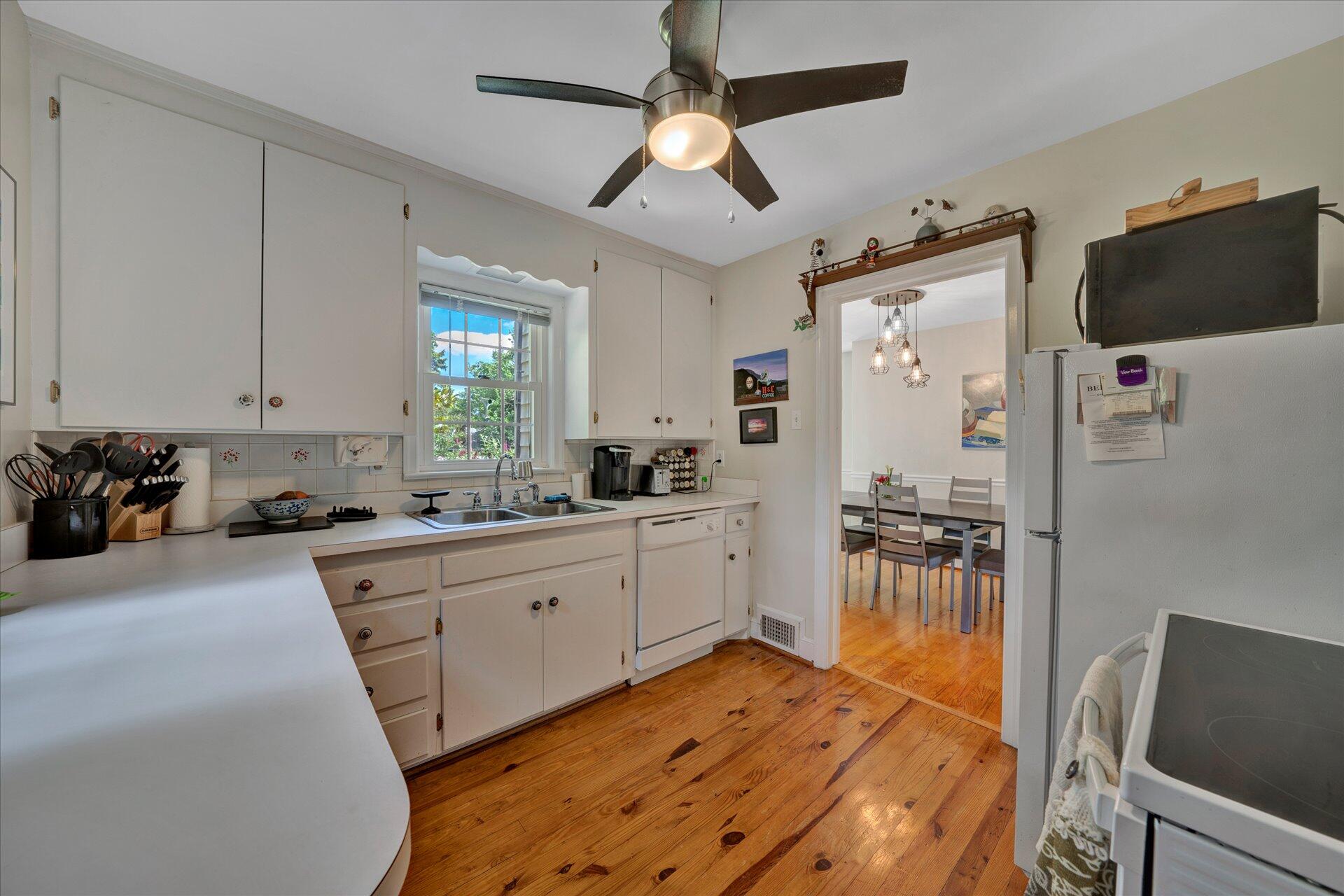 2346 York Road Southwest Roanoke, VA 24015 - Photo 11 of 34 11-DSC00043-3