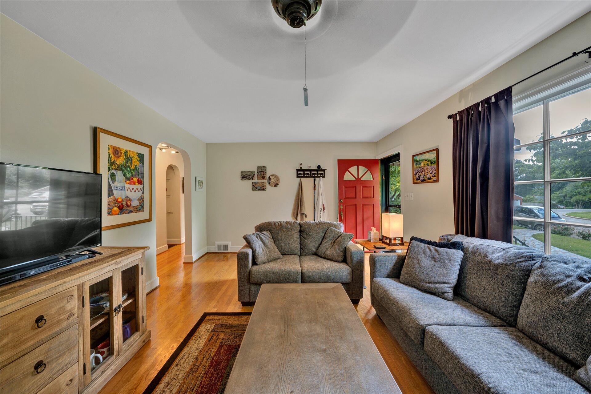 2346 York Road Southwest Roanoke, VA 24015 - Photo 7 of 34 07-DSC00007-3