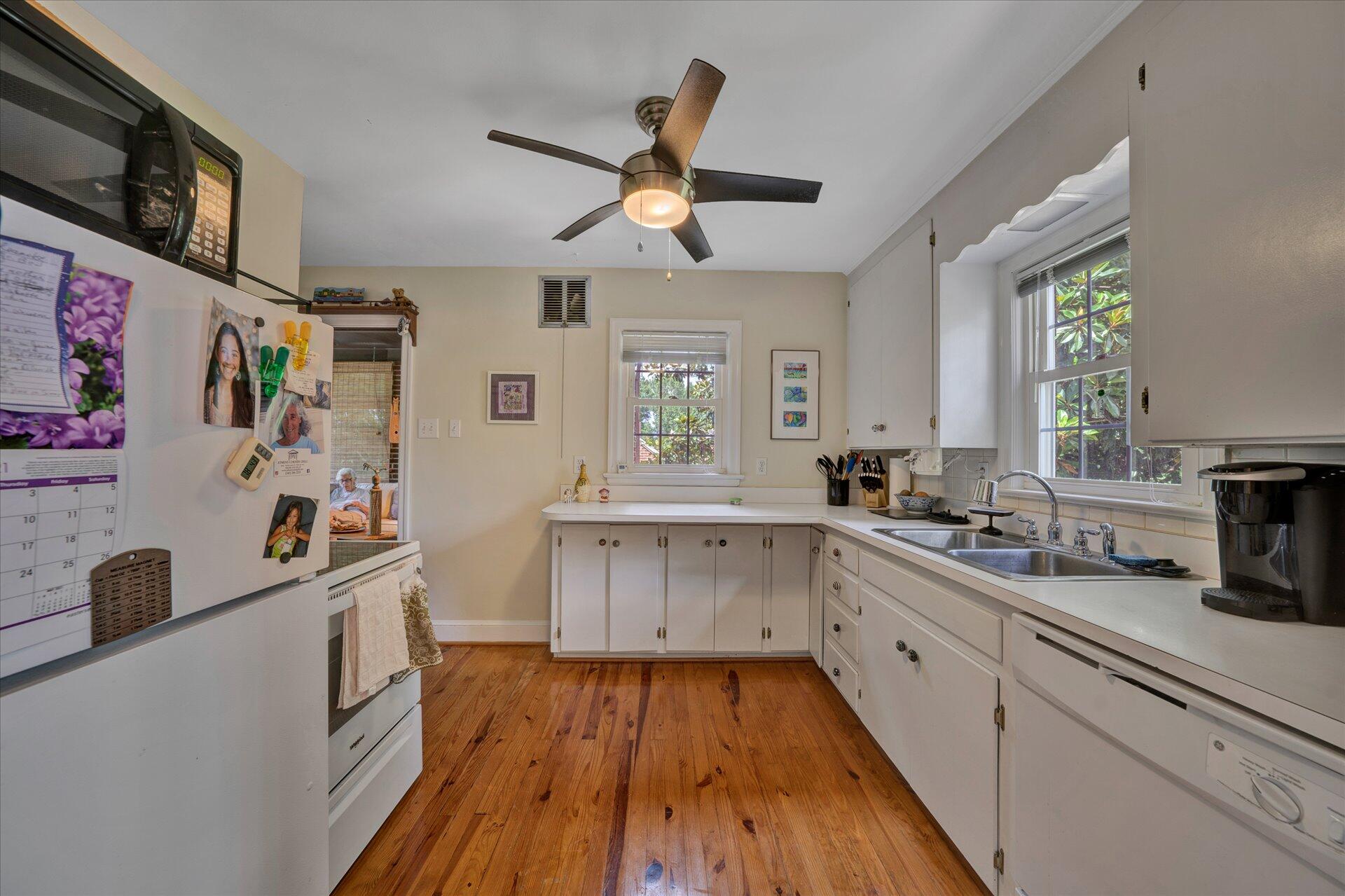 2346 York Road Southwest Roanoke, VA 24015 - Photo 10 of 34 10-DSC00040-3