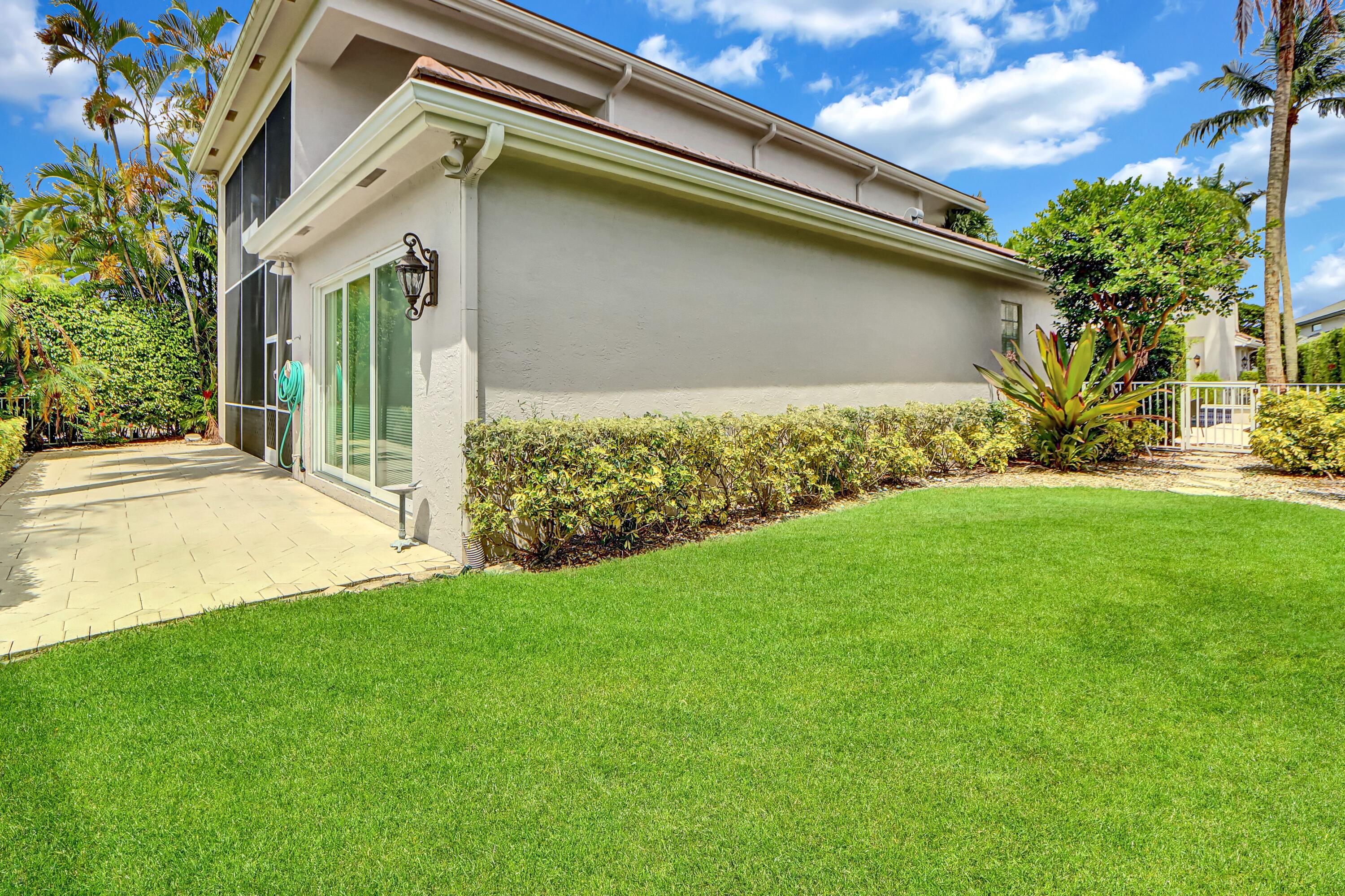 6521 Northwest 39th Terrace Boca Raton, FL 33496 - Photo 30 of 47 Rear & Side Areas