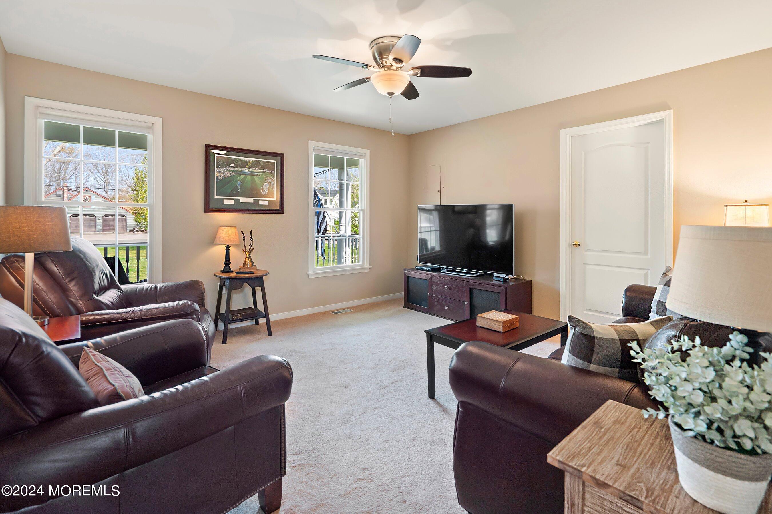 1235 Ridge Avenue Manahawkin, NJ 08050 - Photo 29 of 65 29-Living