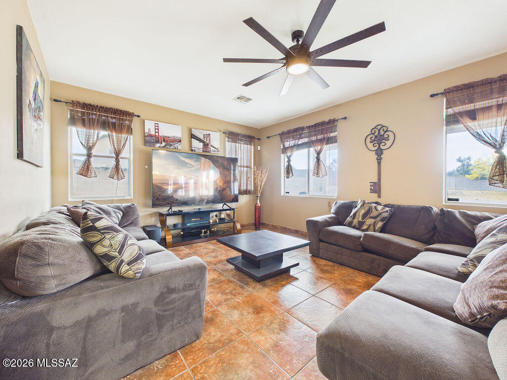 4591 South Paseo Don Rolando Tucson, AZ 85746 - Photo 16 of 33 CAM06457G6-PR0018-STILL015