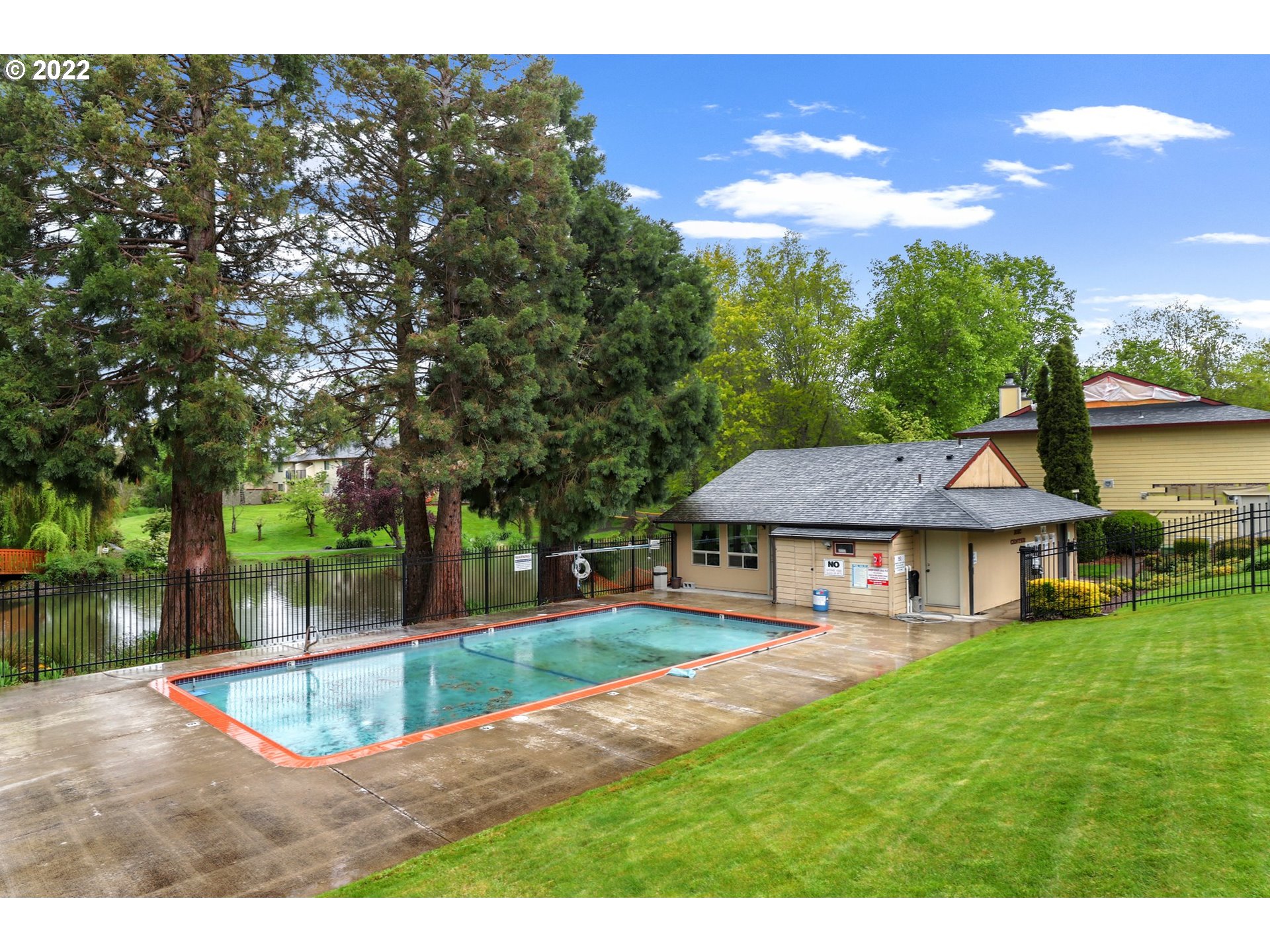 12622 Northwest Barnes Road, Unit 4 Portland, OR 97229 - Photo 14 of 17 Gallery Image 14