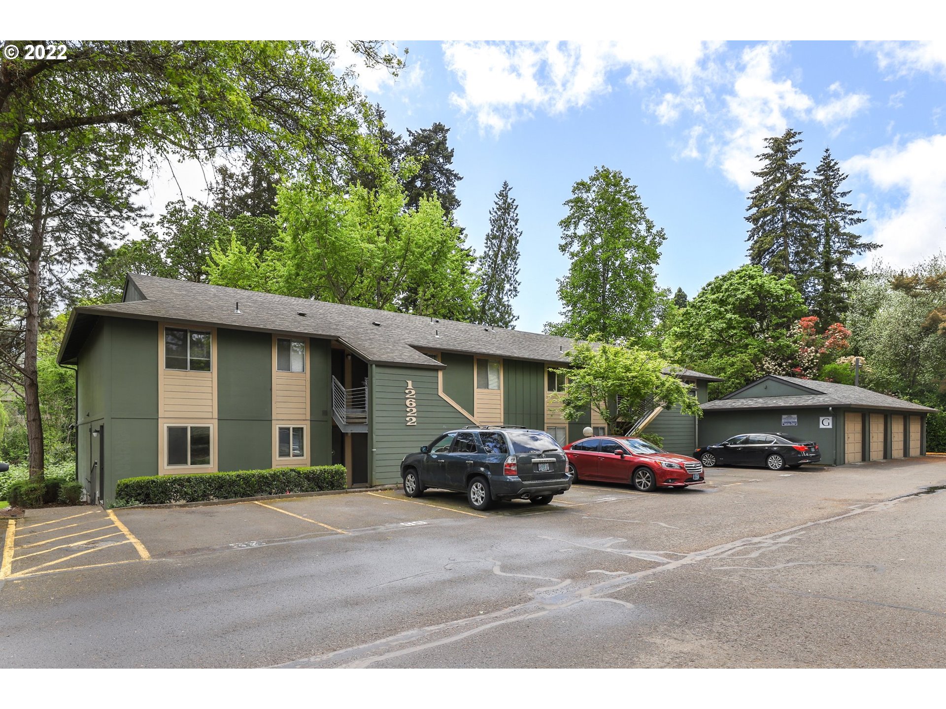 12622 Northwest Barnes Road, Unit 4 Portland, OR 97229 - Photo 3 of 17 Gallery Image 3