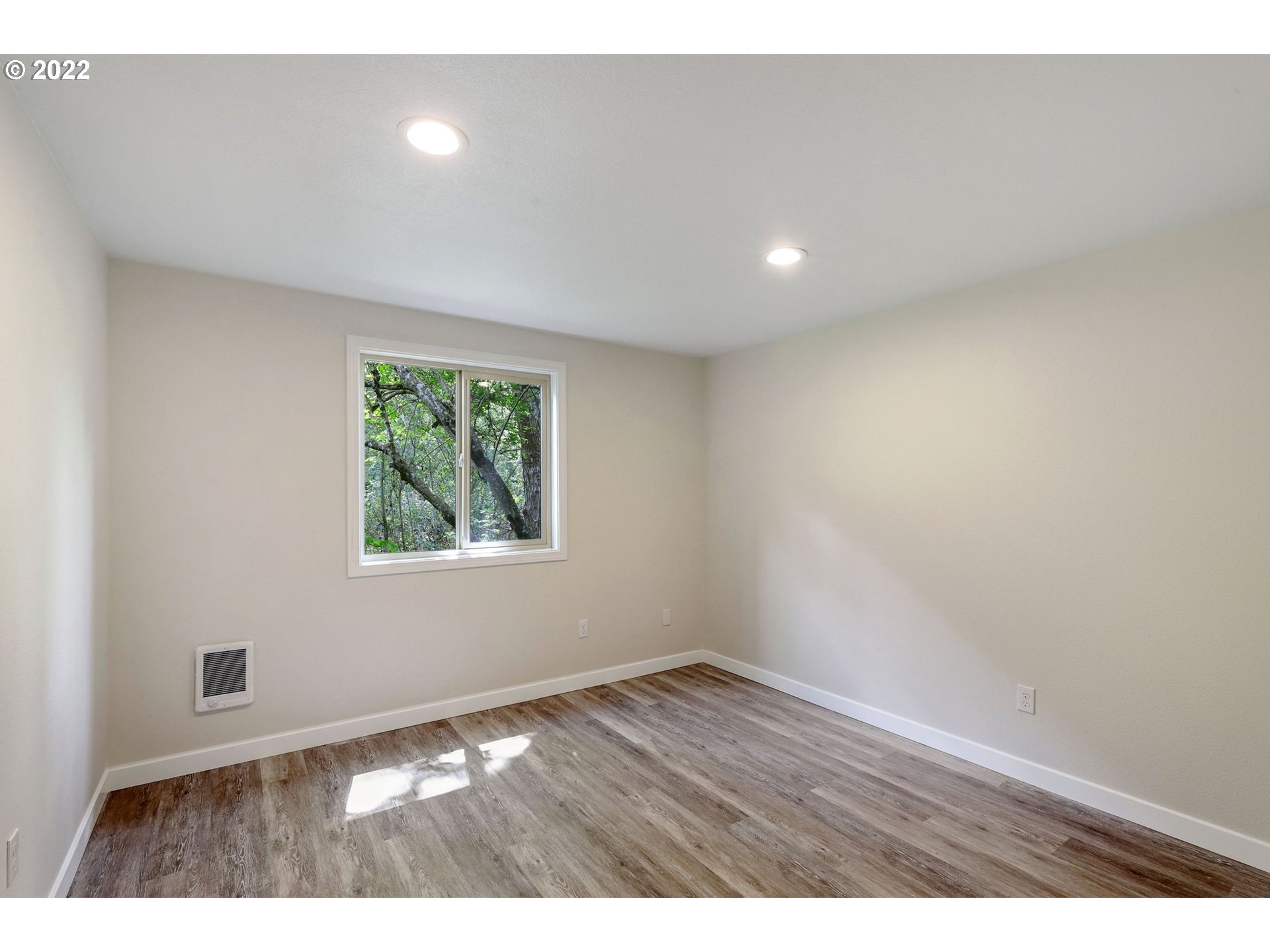 12622 Northwest Barnes Road, Unit 4 Portland, OR 97229 - Photo 9 of 17 Gallery Image 9