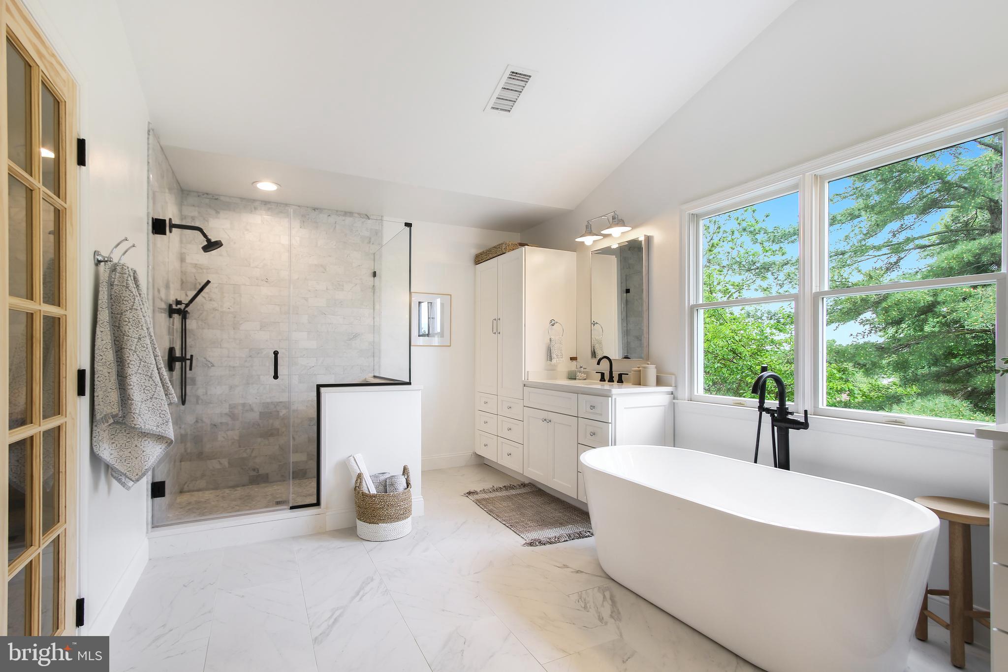 12109 Sheets Farm Road North Potomac, MD 20878 - Photo 28 of 45 Primary Bathroom