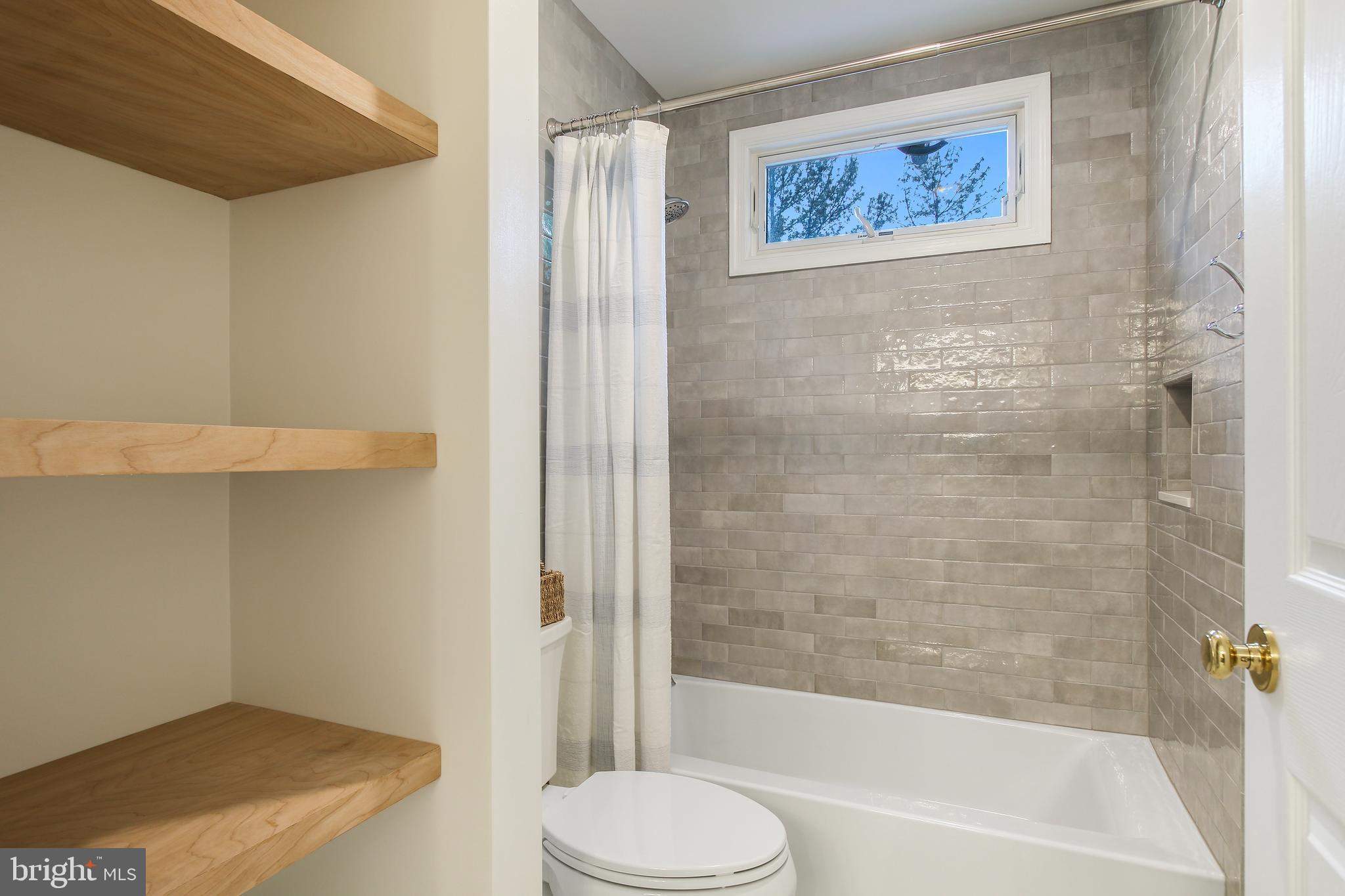 12109 Sheets Farm Road North Potomac, MD 20878 - Photo 31 of 45 Full Bath