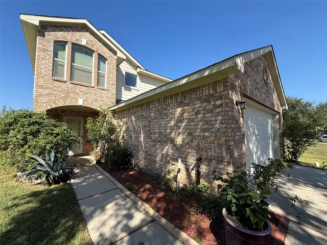 $284,500 | 8615 Tartan Walk Lane, Houston, TX 77075