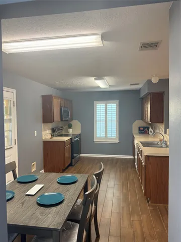 $284,500 | 8615 Tartan Walk Lane, Houston, TX 77075