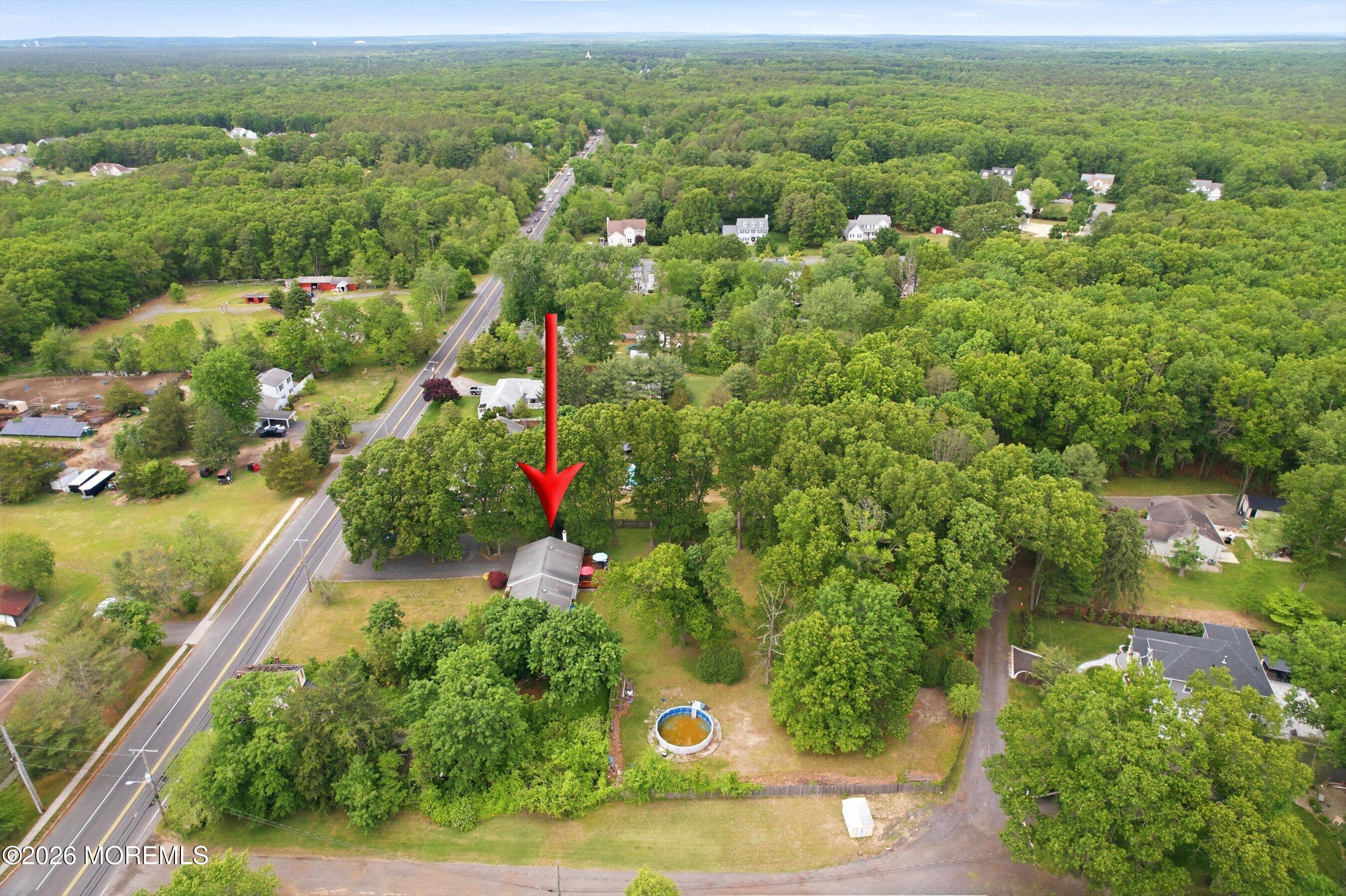 247 Toms River Road Jackson, NJ 08527 - Photo 29 of 37 33-Right Side Aerial with Arrow