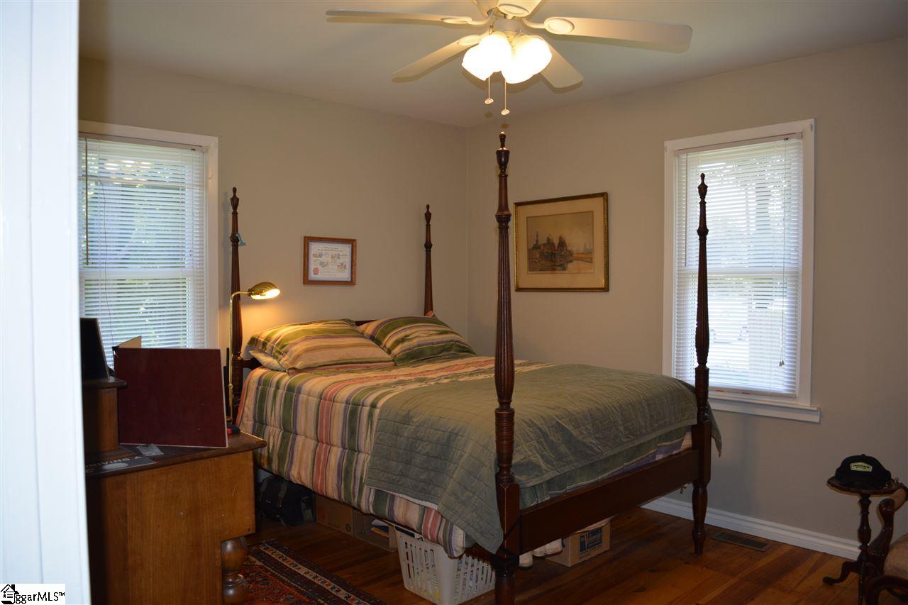 342 Cook Street Simpsonville, SC 29681 - Photo 11 of 22 Gallery Image 11