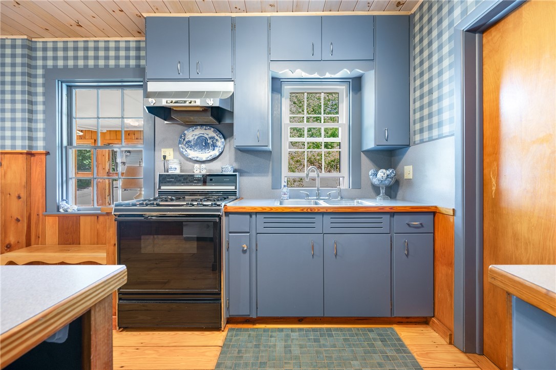 355 Scott Road Cumberland, RI 02864 - Photo 12 of 47