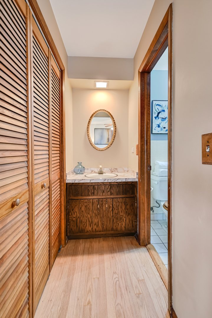 9S215 Kearney Road Downers Grove, IL 60516 - Photo 11 of 23 Gallery Image 11