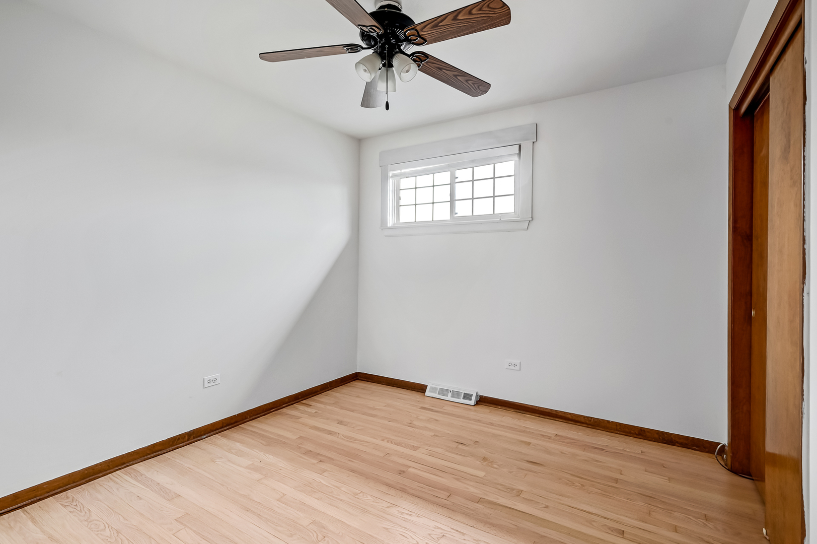 9S215 Kearney Road Downers Grove, IL 60516 - Photo 14 of 23 Gallery Image 14
