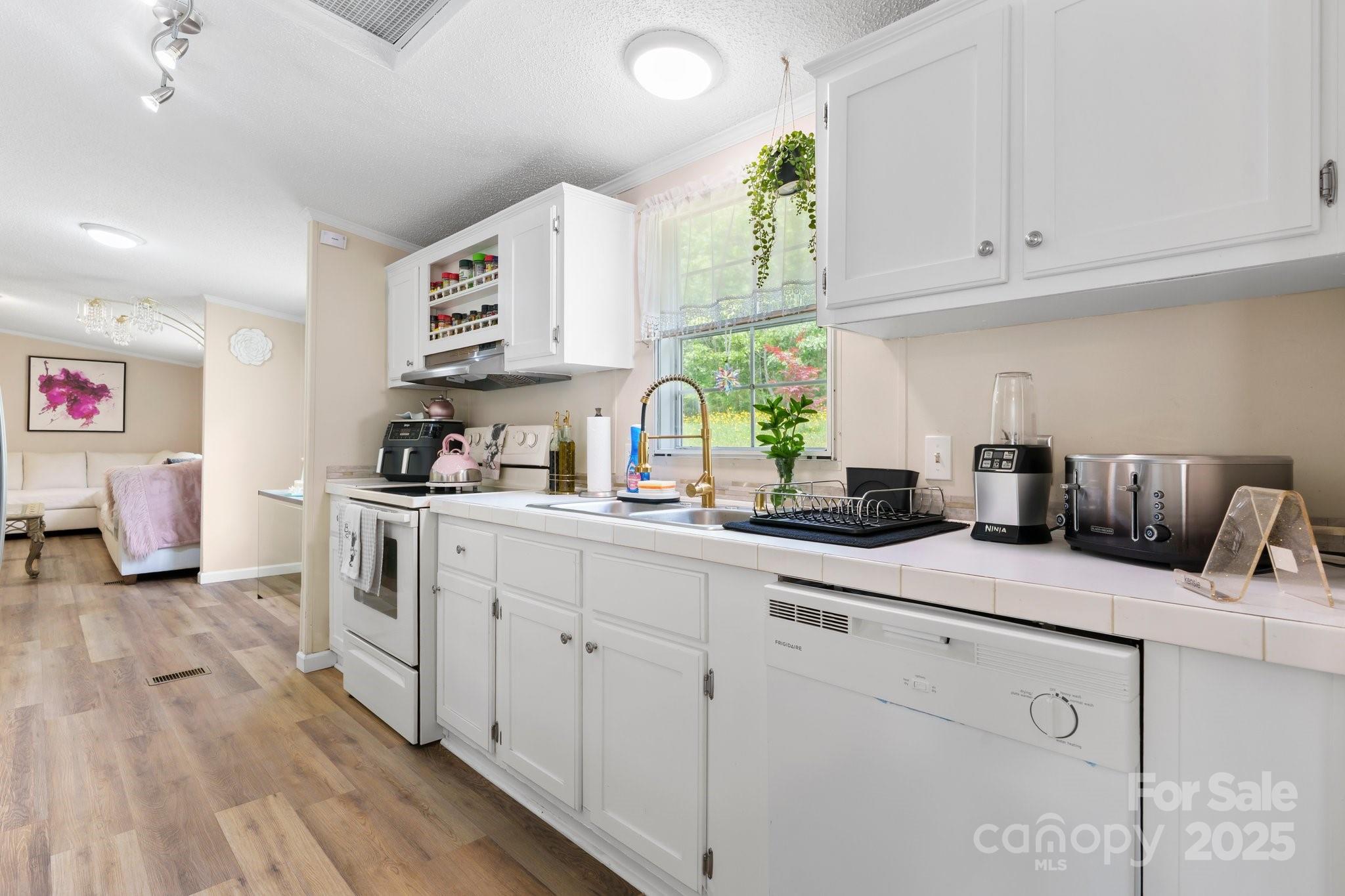 4375 Fox Road Lenoir, NC 28645 - Photo 16 of 33