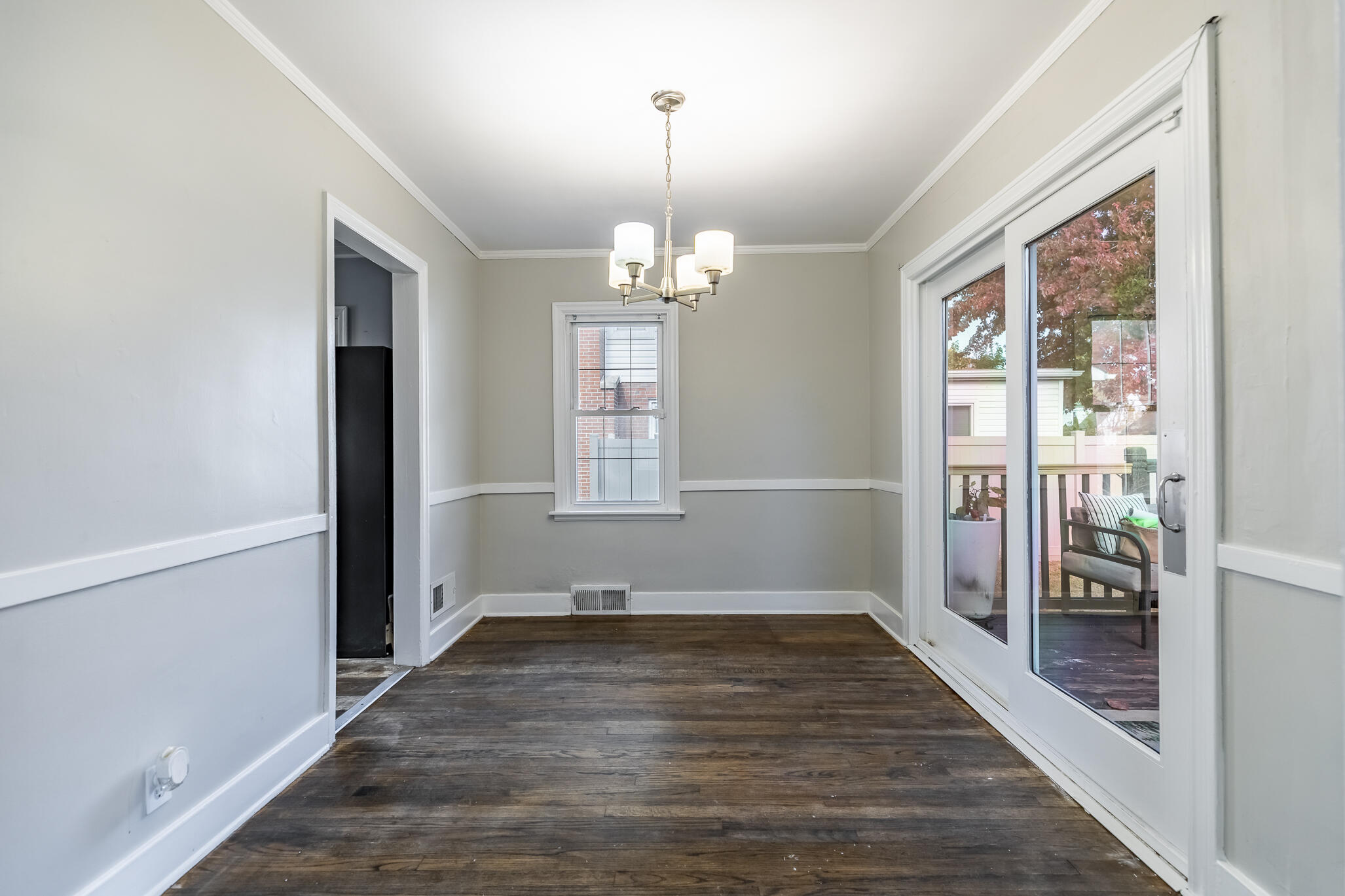 7231 Olcott Avenue Hammond, IN 46323 - Photo 5 of 12 2054x1369