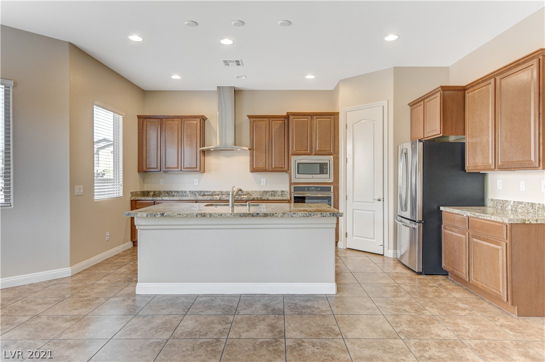 94 Einstein Ridge Way Las Vegas, NV 89183 - Photo 6 of 30 Gallery Image 6