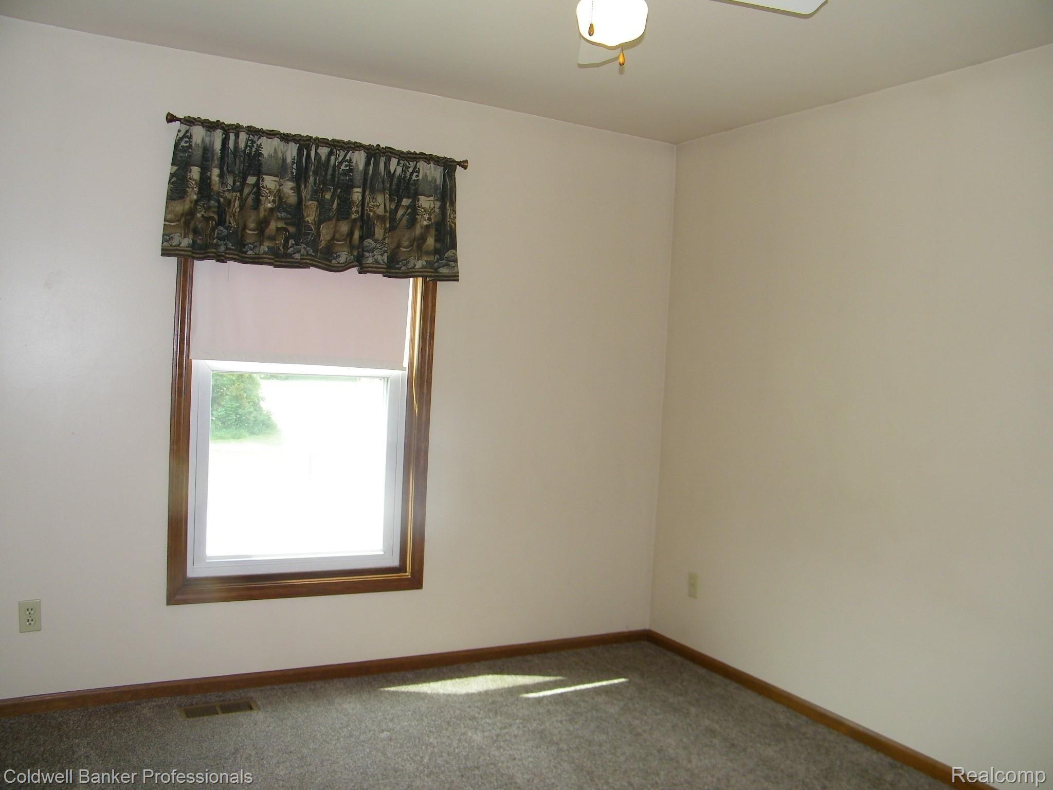 1907 North Branch Road North Branch, MI 48461 - Photo 14 of 23 100_0165.jpg