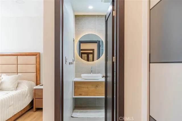 $5,500 | 20159 Lassen Street, Chatsworth, CA 91311