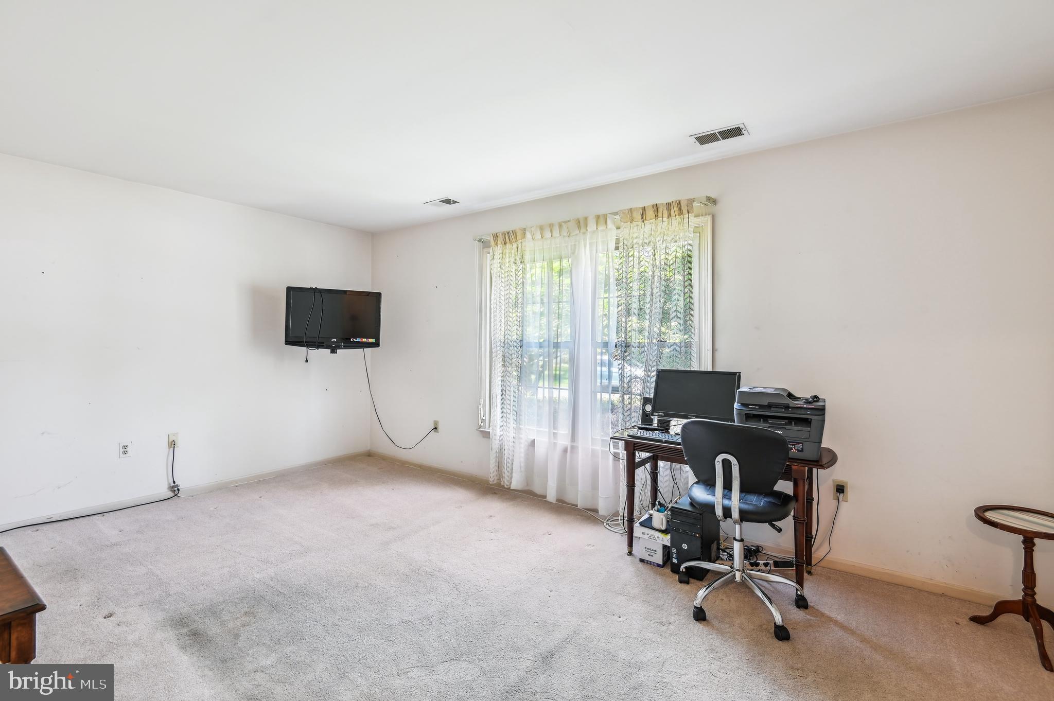 940 Schooner Circle Annapolis, MD 21401 - Photo 29 of 36 a view of workspace with windows