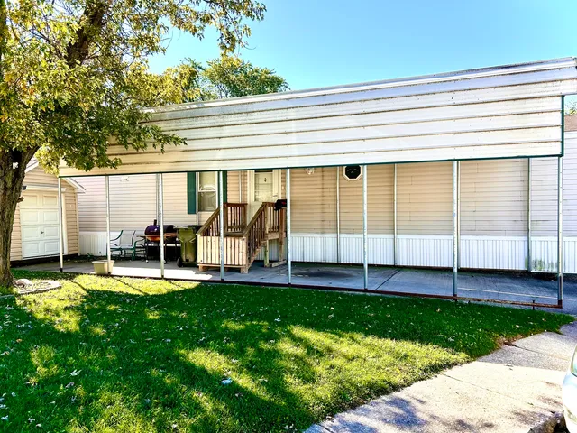 $41,900 | 746 Michelle Drive, Lynwood, IL 60411