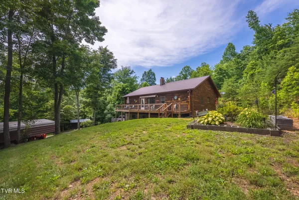 $480,000 | 2733 Rackum Road, Thorn Hill, TN 37881