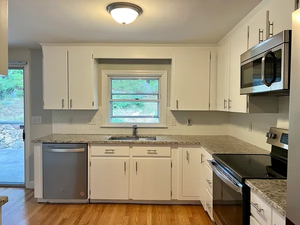$7,000 | 84 Cleveland Road, Wellesley, MA 02481