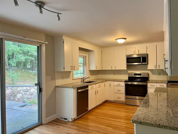 $7,000 | 84 Cleveland Road, Wellesley, MA 02481