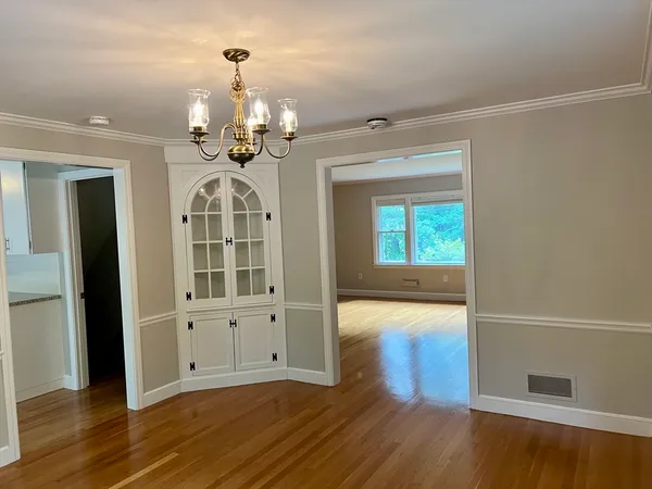 $7,000 | 84 Cleveland Road, Wellesley, MA 02481