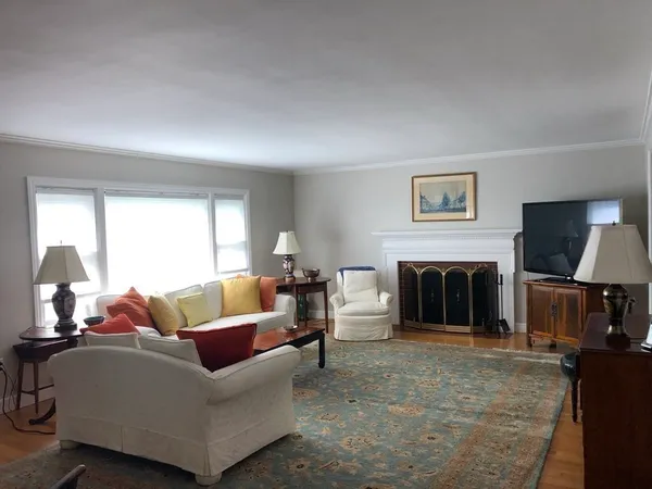 $7,000 | 84 Cleveland Road, Wellesley, MA 02481