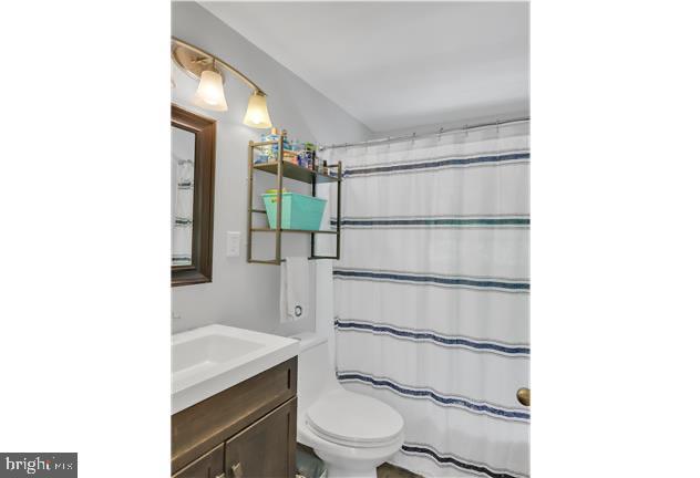 1755 Carry Place Crofton, MD 21114 - Photo 32 of 38 2nd floor hall bath