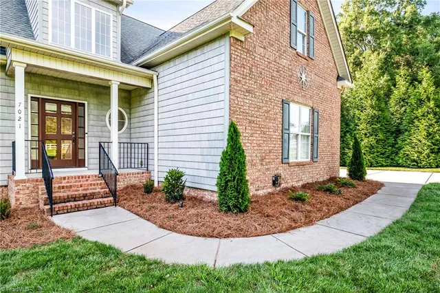 $480,000 | 7021 Bronco Lane, Summerfield, NC 27358