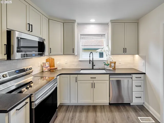 $429,900 | 1006 Well Street, Silverton, OR 97381