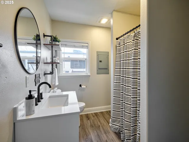 $429,900 | 1006 Well Street, Silverton, OR 97381